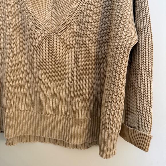 Aerie V-Neck Beige Knit Sweater - Picture 4 of 9